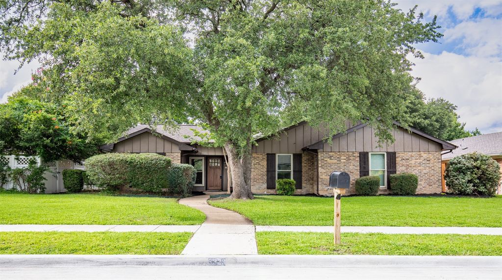 3329 Fontaine Street, Plano, TX 75075