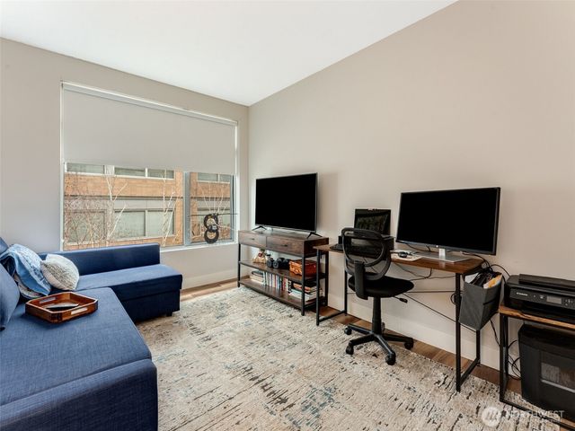 701 Columbia Street #414, Vancouver, WA 98660