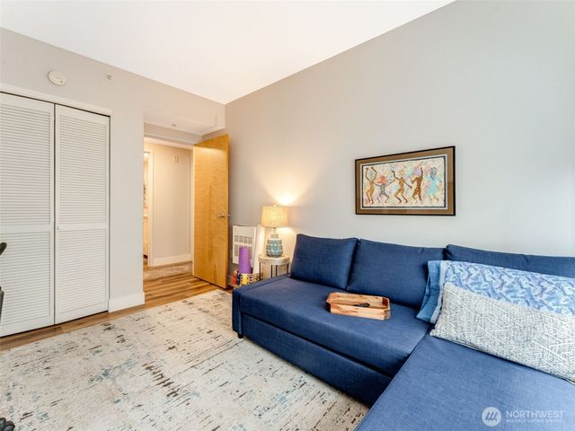 701 Columbia Street #414, Vancouver, WA 98660