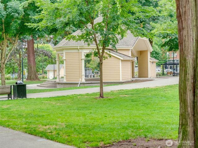 701 Columbia Street #414, Vancouver, WA 98660