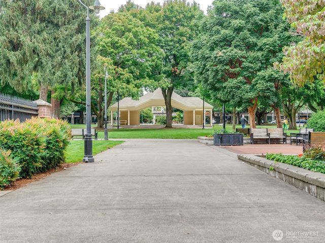 701 Columbia Street #414, Vancouver, WA 98660