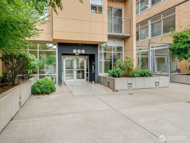 701 Columbia Street #414, Vancouver, WA 98660
