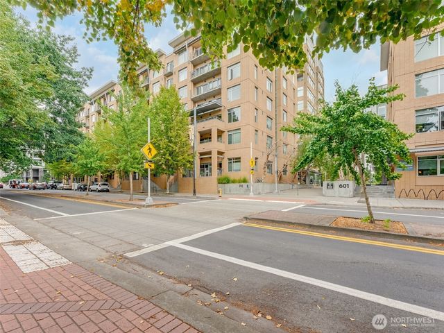 701 Columbia Street #414, Vancouver, WA 98660