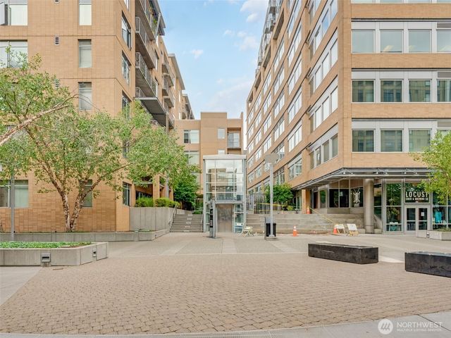 701 Columbia Street #414, Vancouver, WA 98660