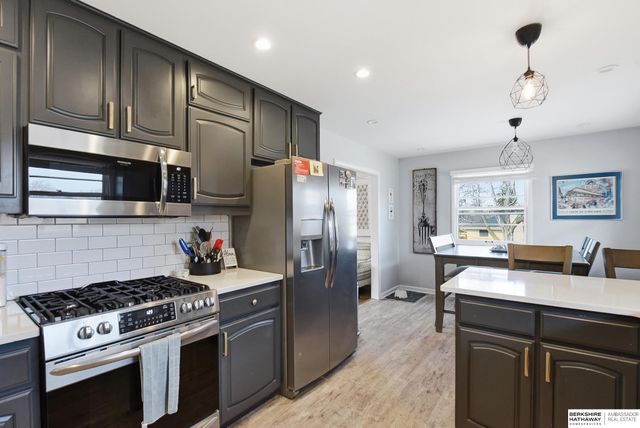 3302 S 106th Street, Omaha, NE 68124