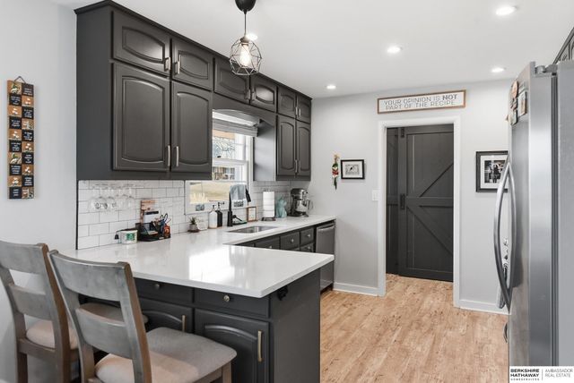 3302 S 106th Street, Omaha, NE 68124