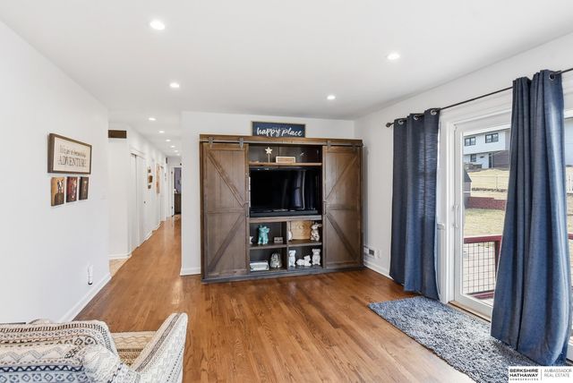 3302 S 106th Street, Omaha, NE 68124