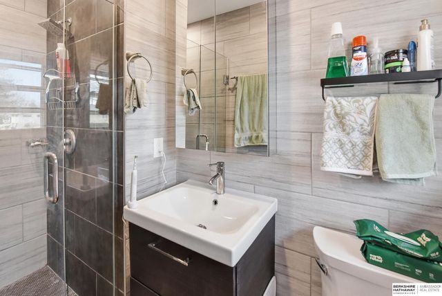 3302 S 106th Street, Omaha, NE 68124