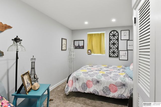 3302 S 106th Street, Omaha, NE 68124