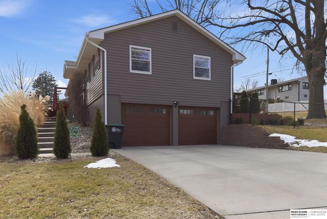 3302 S 106th Street, Omaha, NE 68124