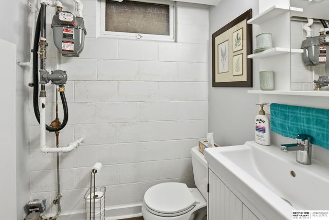 3302 S 106th Street, Omaha, NE 68124