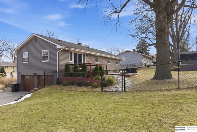 3302 S 106th Street, Omaha, NE 68124