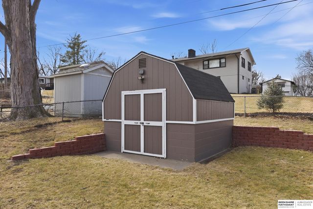 3302 S 106th Street, Omaha, NE 68124