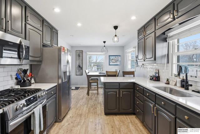 3302 S 106th Street, Omaha, NE 68124