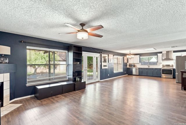 2803 Fisher Field, San Antonio, TX 78245