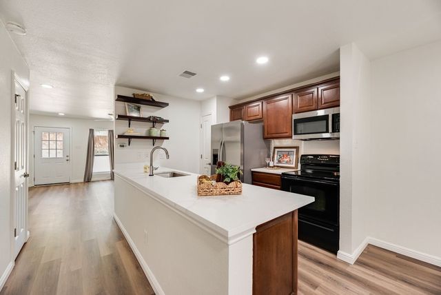 190 Merlin Way, Euless, TX 76039