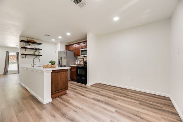 190 Merlin Way, Euless, TX 76039