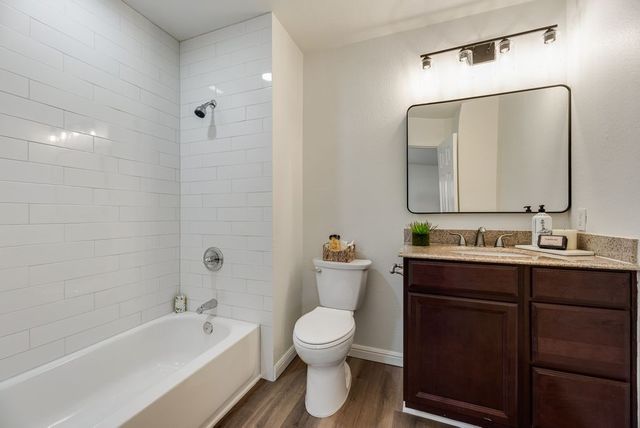 190 Merlin Way, Euless, TX 76039