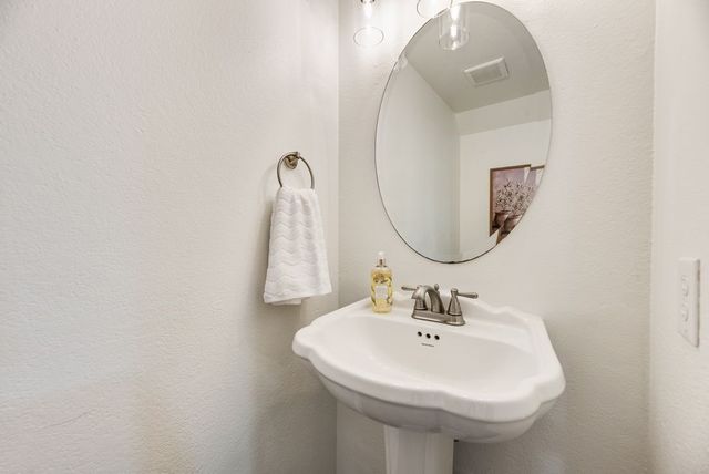 190 Merlin Way, Euless, TX 76039