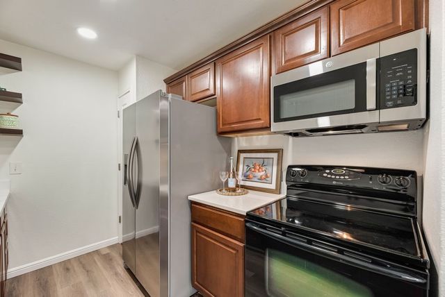 190 Merlin Way, Euless, TX 76039