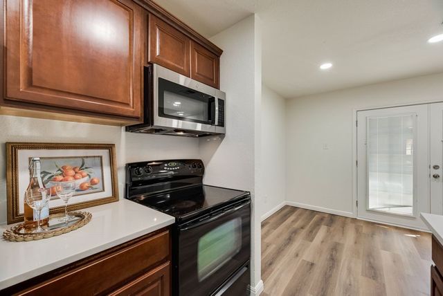 190 Merlin Way, Euless, TX 76039