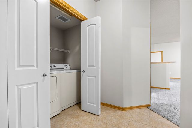 3400 SE Glenstone Drive 4, Grimes, IA 50111