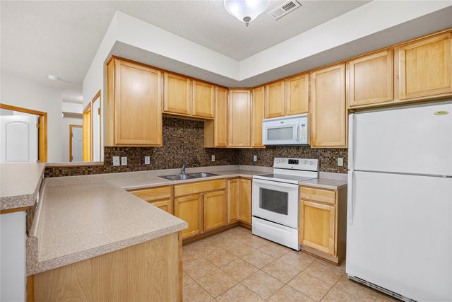 3400 SE Glenstone Drive 4, Grimes, IA 50111