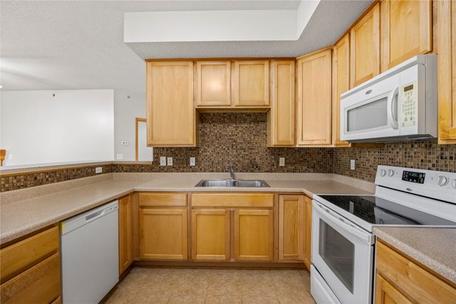 3400 SE Glenstone Drive 4, Grimes, IA 50111