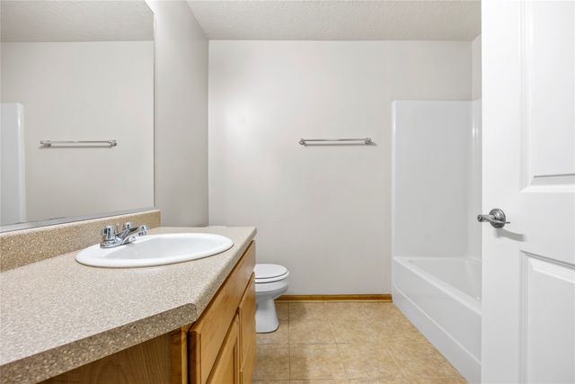 3400 SE Glenstone Drive 4, Grimes, IA 50111