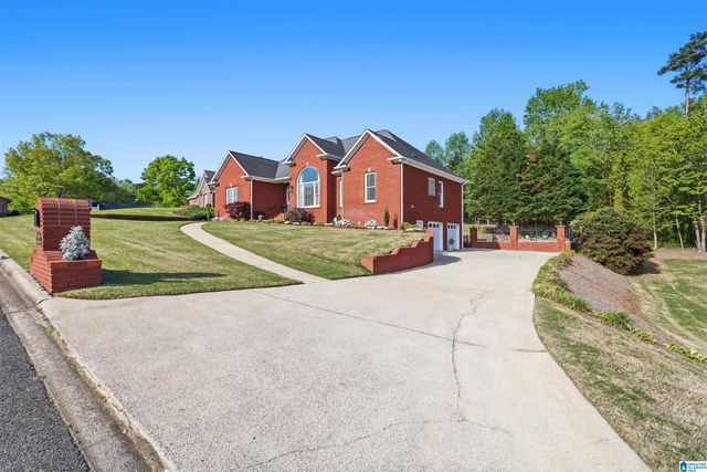 6704 CLEAR CREEK CIRCLE, Trussville, AL 35173