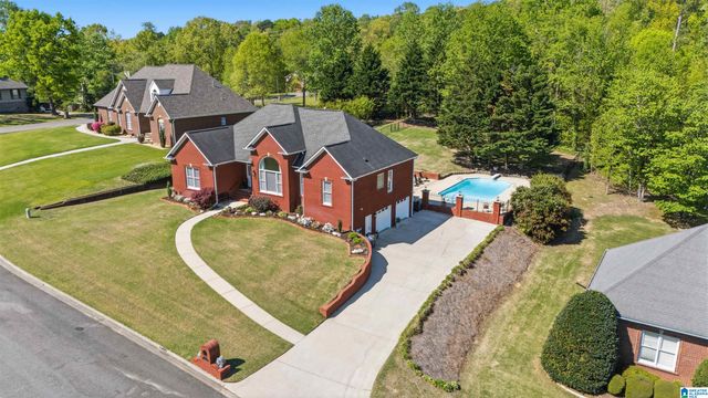 6704 CLEAR CREEK CIRCLE, Trussville, AL 35173