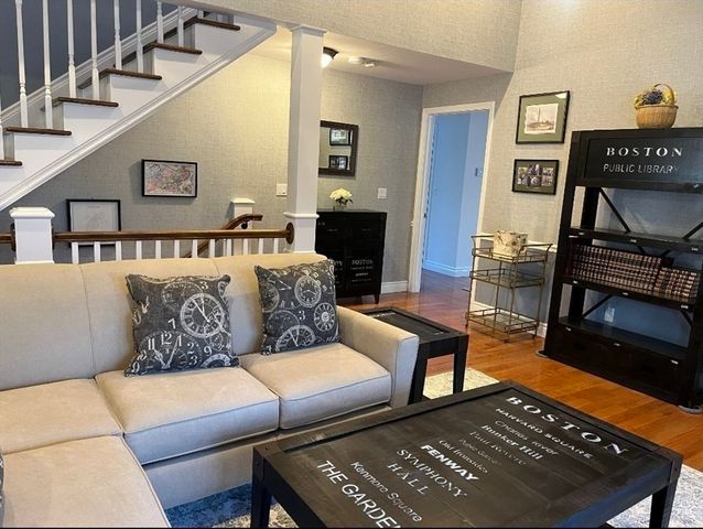 1 Katies Way, Sandwich, MA 02563