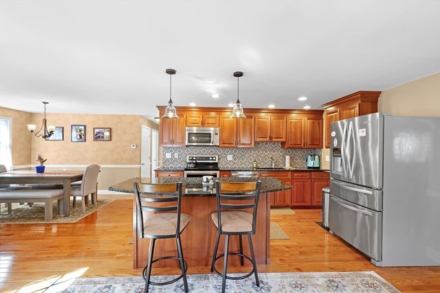 1 Katies Way, Sandwich, MA 02563