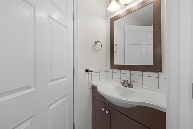 1 Katies Way, Sandwich, MA 02563