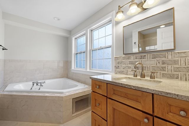 1 Katies Way, Sandwich, MA 02563