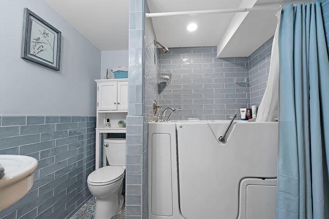 1 Katies Way, Sandwich, MA 02563