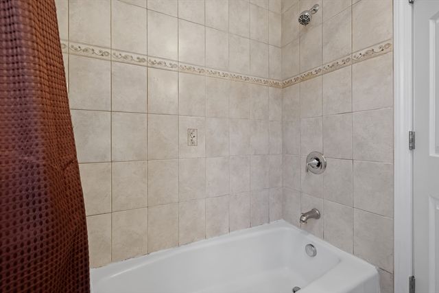 1 Katies Way, Sandwich, MA 02563