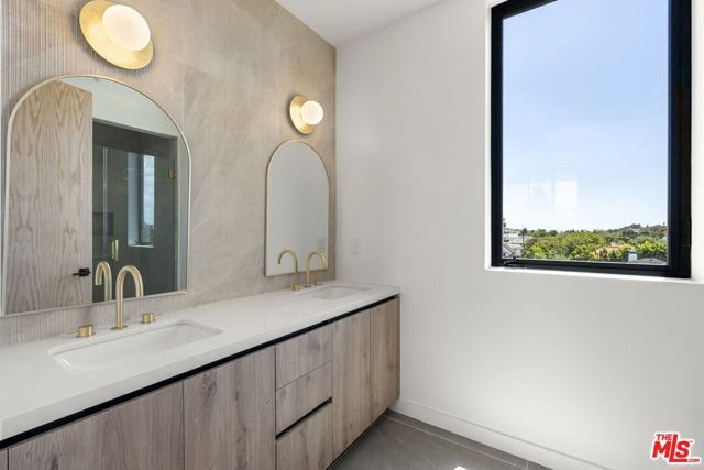 1413 S Doheny Drive, Los Angeles, CA 90035