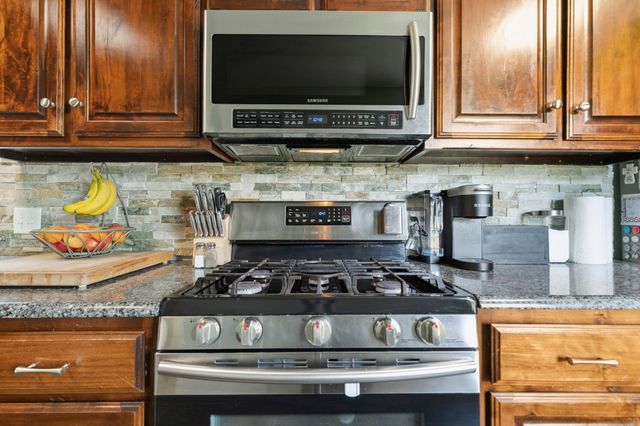 115 D Street, Whitesboro, TX 76273