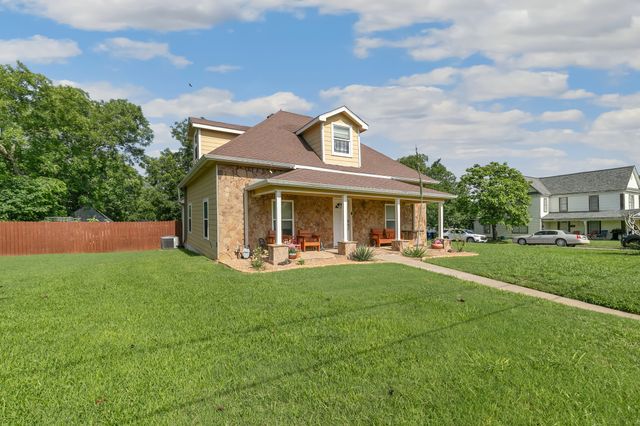115 D Street, Whitesboro, TX 76273