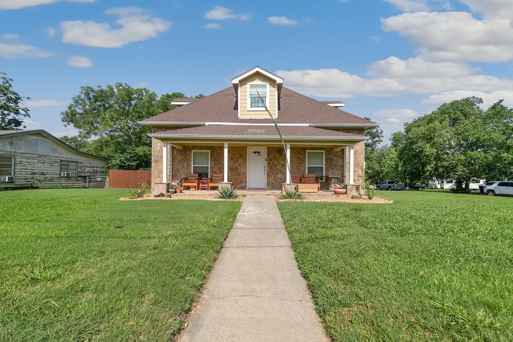 115 D Street, Whitesboro, TX 76273