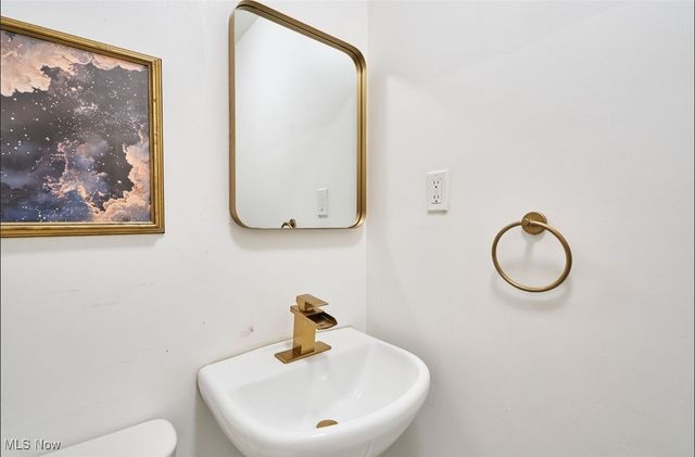 635 N Hawkins Avenue, Akron, OH 44313