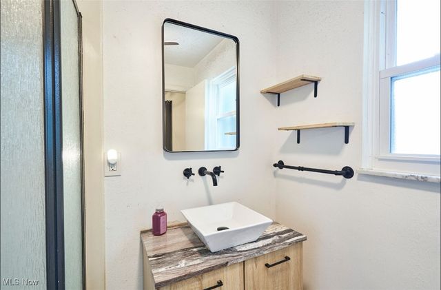 635 N Hawkins Avenue, Akron, OH 44313