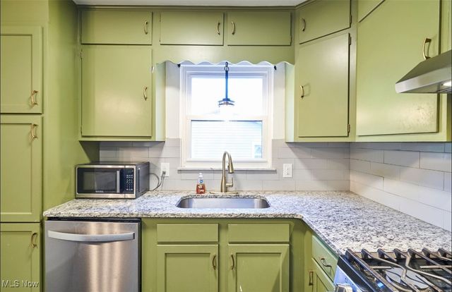 635 N Hawkins Avenue, Akron, OH 44313