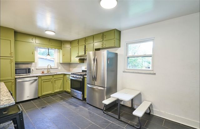 635 N Hawkins Avenue, Akron, OH 44313