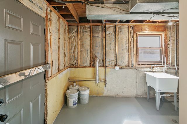 14129 S Hoxie Avenue, Burnham, IL 60633