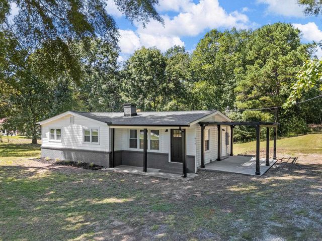 915 Old Melvin Hill Road, Campobello, SC 29322