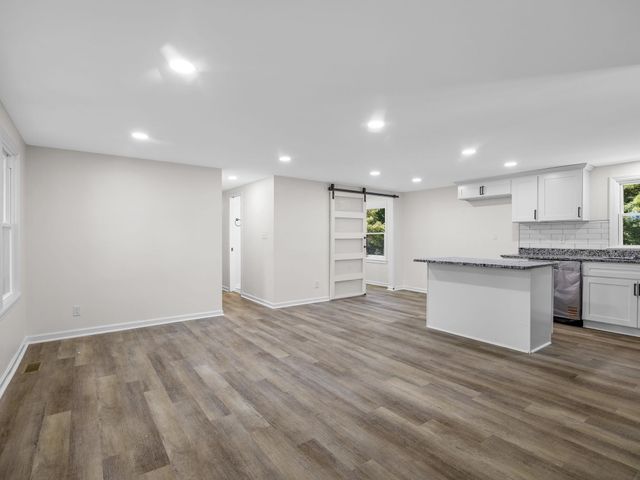 915 Old Melvin Hill Road, Campobello, SC 29322