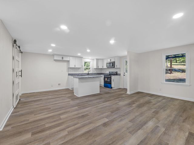 915 Old Melvin Hill Road, Campobello, SC 29322