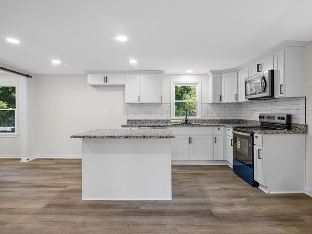 915 Old Melvin Hill Road, Campobello, SC 29322
